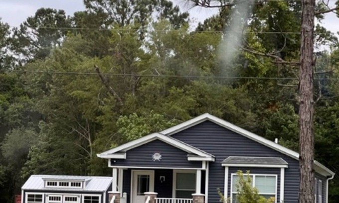 Southport Casa | Navigation Blue - Beach Escape 3 bedroom 2 bath private home
