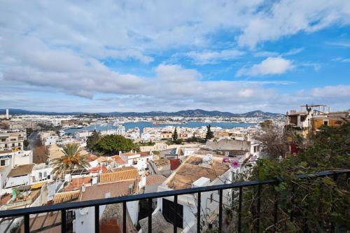 Ibiza City Centre Apartamento | Navila Pasillo Superior