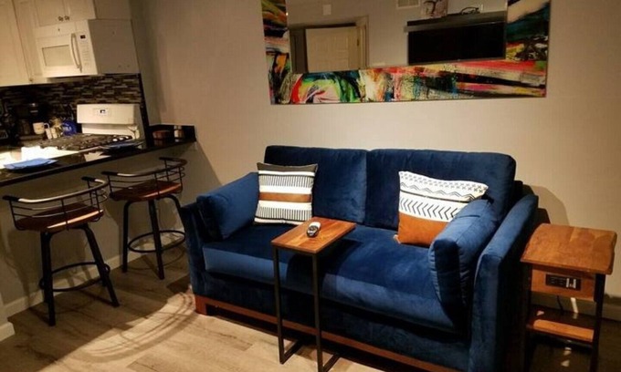 Eastwick Apartamento | Nchanted Luxury unit near Airport with Parking and Yard