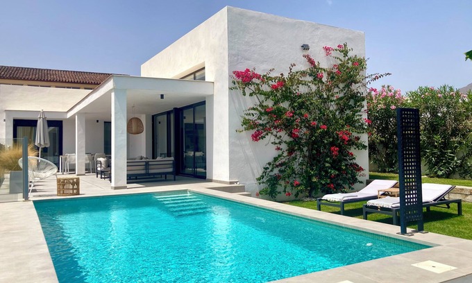 Estepona Villa | Designer Villa - Private pool - Families / Beach + Marina + Golf 5 min drive