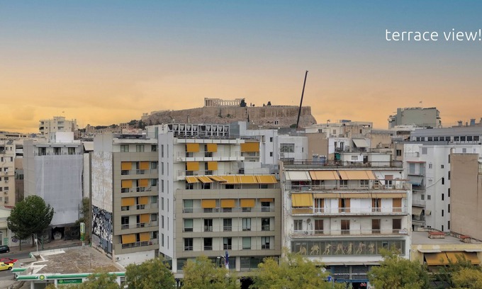 Kinosargous Apartamento | Near Acropolis 10' walk Renovated Modern Apartment Classic Apt with Balcony View
