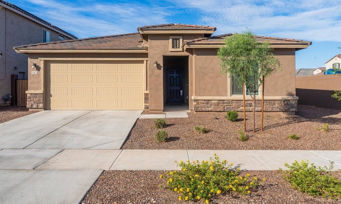 Goodyear Casa | Near Ballpark+Golf | EV Charger in Garage