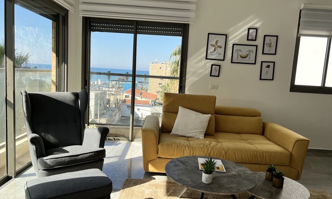 Tel Aviv Promenade Apartamento | Near Beach & Market Beautiful 4 Bedroom Apartment