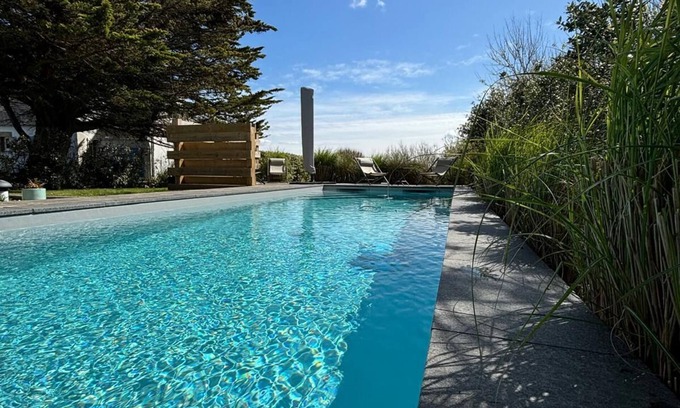 Camaret-sur-Mer Villa | Near beaches outdoor swimming pool villa 8/10 persons