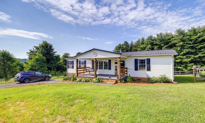 Ennice Casa | Near Blue Ridge Parkway: Ennice Home w/ Fire Pit