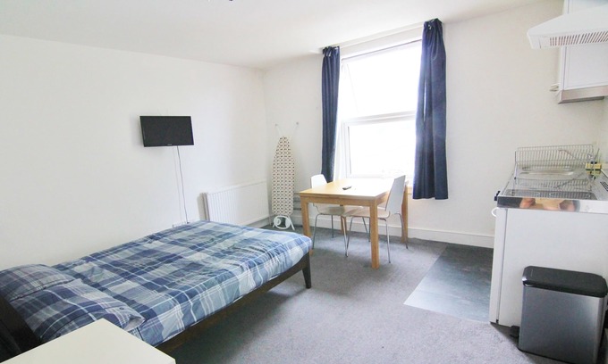 South Norwood Apartamento | Cerca de Croydon, centro de Londres 20 minutos. Estudio nuevo en casa de época.
