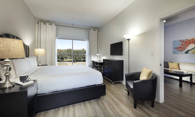 Celebration Hotel | Near Disney! Upscale Orlando Suite w/ Kitchen + Pool + Orlando Parks Shuttle