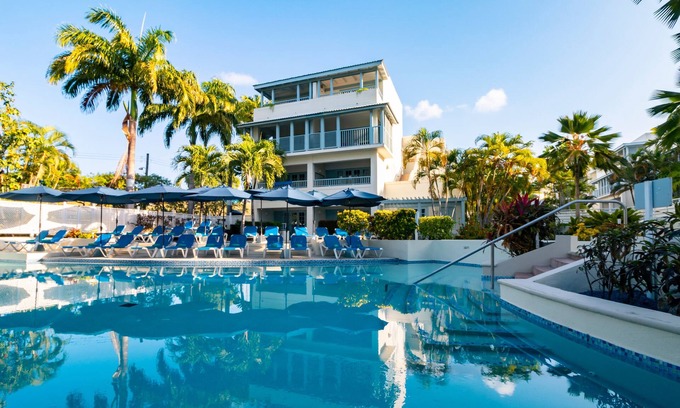 Hastings Hotel | Near Drill Hall Beach! Beachfront Unit w/ Balcony! FREE Parking, Pool!