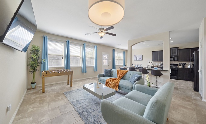 Houston Casa | Houston Home Nr IAH | Games | Wi-Fi | BBQ | Yard