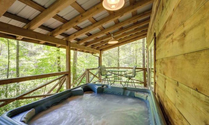 Vein Mountain Cabina | Near Lake Lure: Quiet Cabin w/ Deck & Trail Access