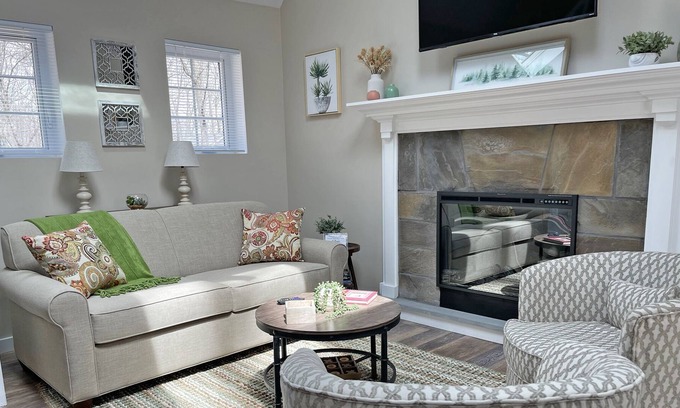 White Mills Cabaña | Near Lake Wallenpaupack, Hot Tub & Fire Pit
