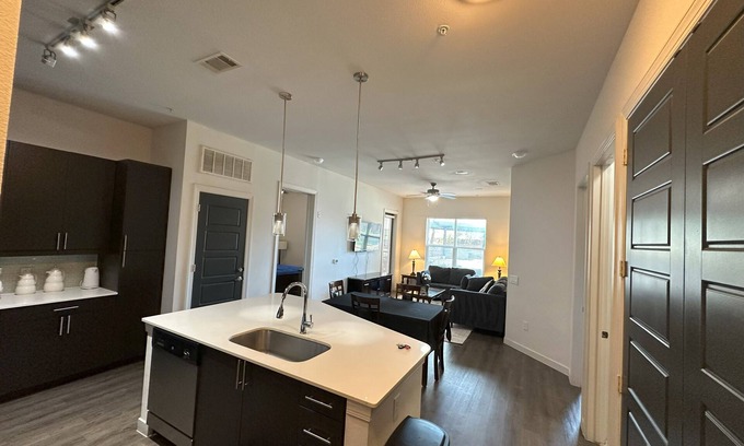 South Central Houston Apartamento | UNA MEZCLA PERFECTA AL LADO DEL CENTRO MÉDICO HOUSTON 2b2b