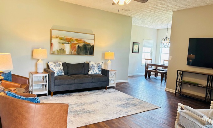 Elberta Casa | Near OWA, Foley Sports Tourism Complex, Tanger Outlets, Beaches & Pirate's Cove