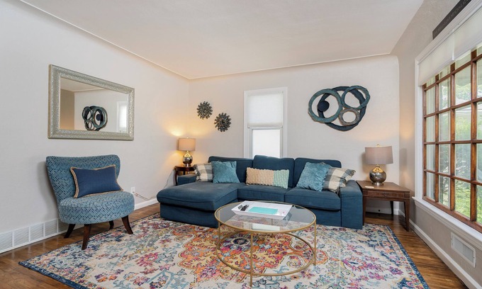 Toledo Casa | Near park/zoo/UTMC/DT Toledo, Quiet, Cozy, Working travelers/families/dogs okay!
