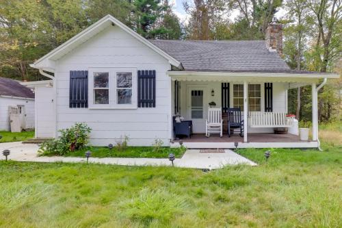 Blakeslee Casa | Near Parks and Lakes Blakeslee Home with Private Yard