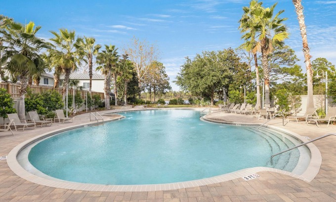 Inlet Beach Casa | Near Rosemary-30A- 3 BR 2.5 bath, pool, lake, beach, bikes, shop, PET FRIENDLY