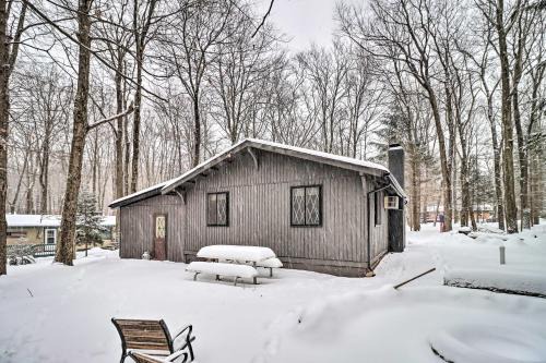 Locust Lake Village Casa | Near Skiing Pocono Lake Cabin with Screened Patio