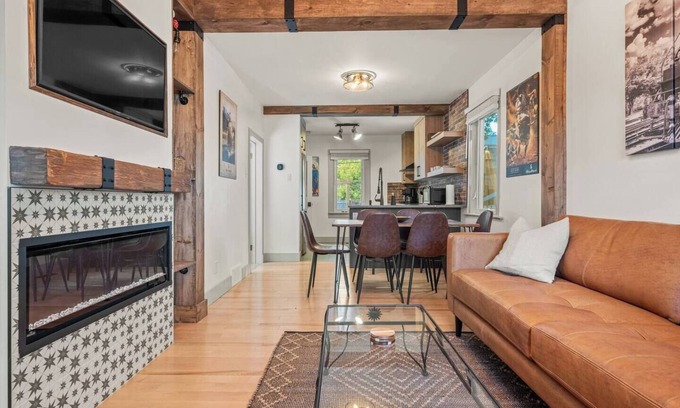 Ramsay Casa | NEAR STAMPEDE - Urban Retreat with Outdoor Oasis
