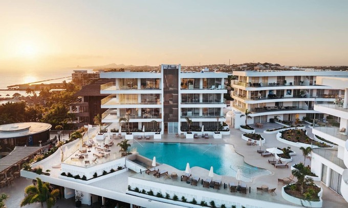 Willemstad Condominio | Near the Beach 2BR Condo One Mambo 9 by Bocobay