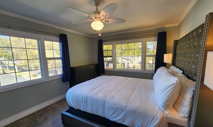 Harbor Casa | Near the beach and central located!