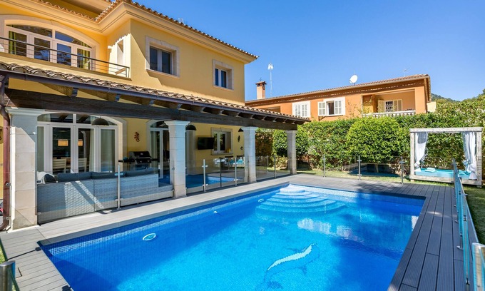 Peguera Villa | Cerca de la playa! Moderna Villa Paguera en Peguera.