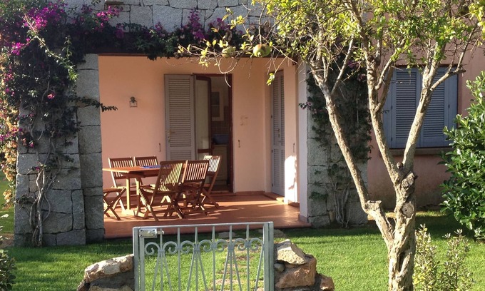 Porto San Paolo Casa | Cerca del mar - apartamento de tres habitaciones con gran jardín en el BORGO de Porto San Paolo