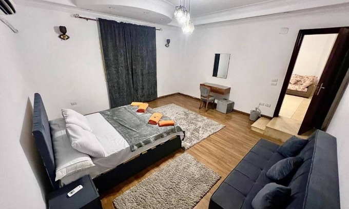 Al-'Umraniyah Hotel | NEAR THE PYRAMIDS INN 5 minutes from the Great Pyramids of Giza & Sphinx!
