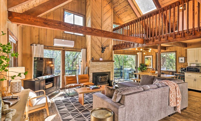 Twain Harte Cabina | Near Trails: Cabin w/ 2-Level Deck in Twain Harte