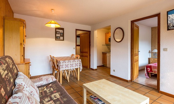 La Clusaz Apartamento | Cerca del pueblo, pistas y espacio acuático, 2 habitaciones + rincón, garaje, mascotas permitidas