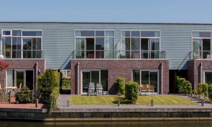 Oude-Tonge Casa | Casa de la isla limpia con hermosa vista, para grupos más grandes, es ideal para alquilar en combinación con th