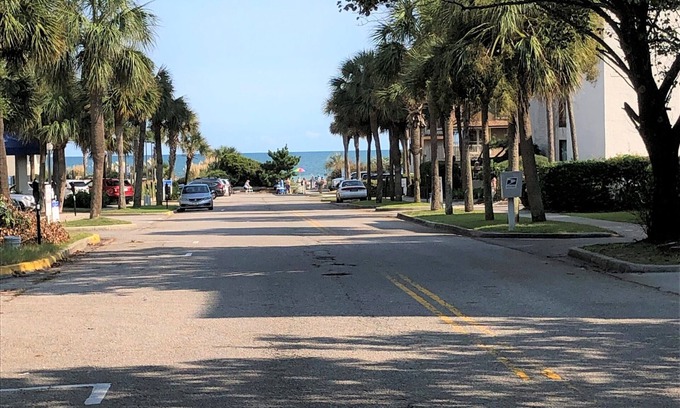 Myrtle Beach Casa | NEED SPACE? Entire Townhouse-Large 2-Bdrm 1,150sf Steps to Beach. 5% Off 7Nights