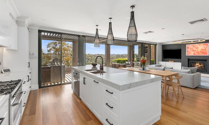 Northbridge Casa | Neeworra Nights Family Home