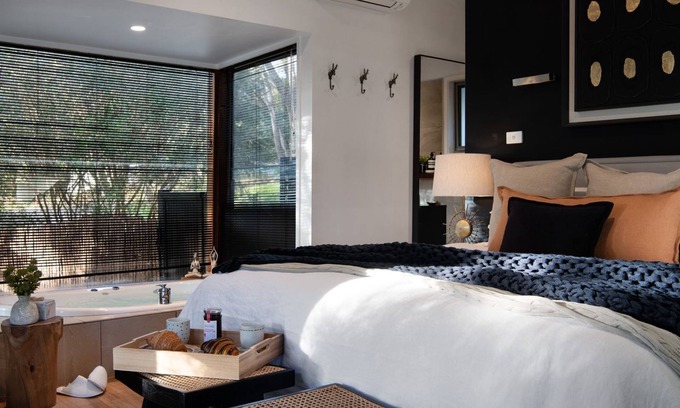 Hepburn Springs Casa | Negroni Lane - A stylish villa nestled in the serene bushland of Hepburn Springs.