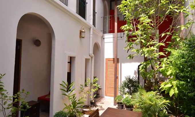 San Chao Pho Suea Casa | Neighbor Phuthon