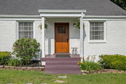 Inglewood Casa | Neighborhood Retreat, Large Yard, Fire Pit