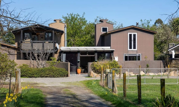 Brightwater Casa | Nelson Rural Retreat - 4bd getaway, spa pool, views, 20 mins from Nelson Airport