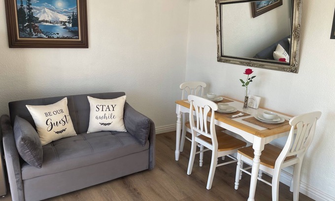 East Whittier Casa | Welcome to Nena's Home Adventure! Guesthouse in Whittier. California