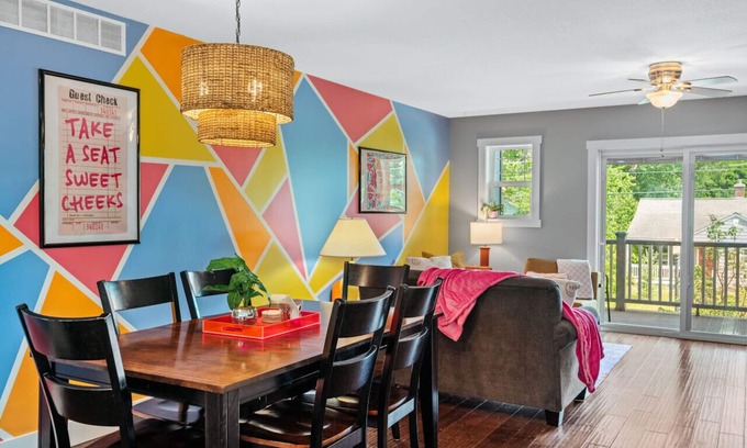Traverse City Casa | Neon Nest 3BR Townhome Near Downtown Beach Wineries