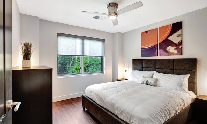 Donelson Apartamento | Neon Nest: One Bedroom Nashville Getaway