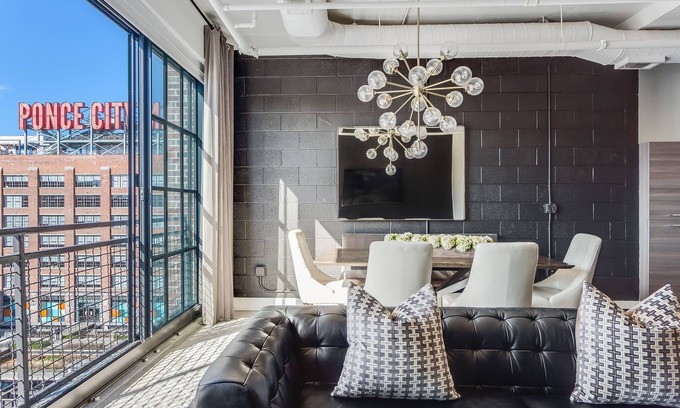 Old Fourth Ward Apartamento | Neptune Loft by Atlanta Luxury Rentals
