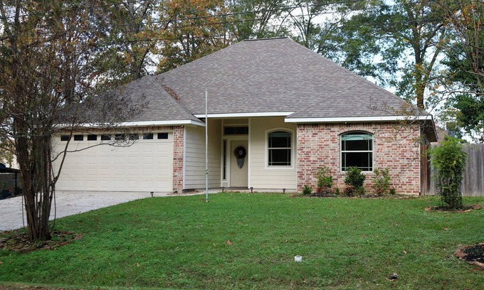 Montgomery Casa | Charmimg home near Lake Conroe