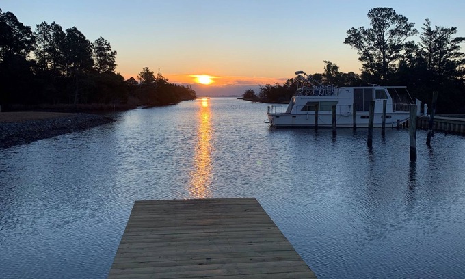 Snow Hill Alquiler De Eote | Nestled off the Chincoteague Bay in a Cozy Inlet