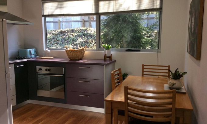 Ulverstone Apartamento | Nestled on the picturesque Leven River