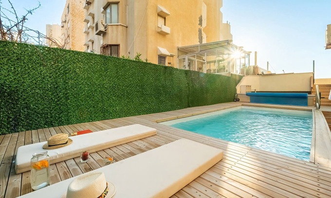 Netanya Apartamento | Netanya Beachfront Bliss Apartments