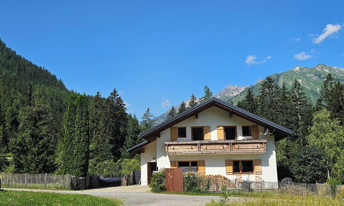 Bach Apartamento | Neu! Ferienwohnung Alpenblume für 2 Personen mit Terrasse und überdachtem Balkon