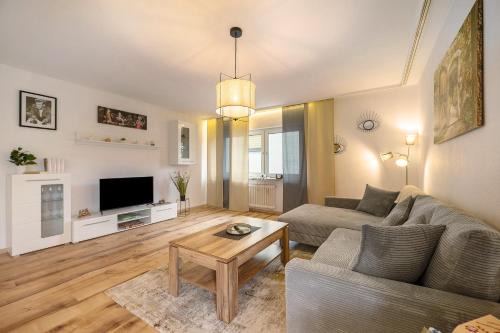 Neunkirchen Apartamento | Neue 4 Zi Küche Bad Parknähe