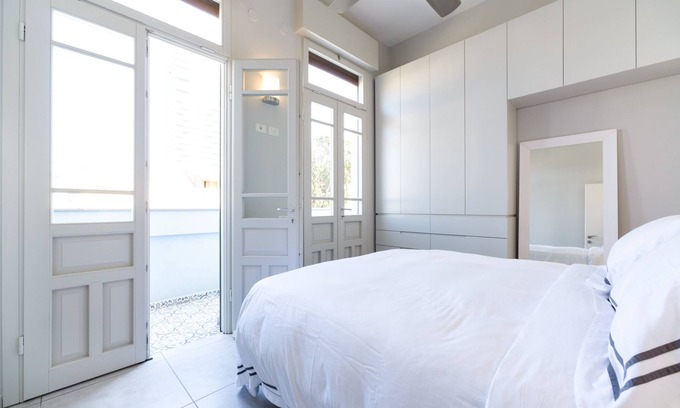 Neve Tzedek Apartamento | Neve Tzedek - Boutique 2 Bed & Balcony Apartment