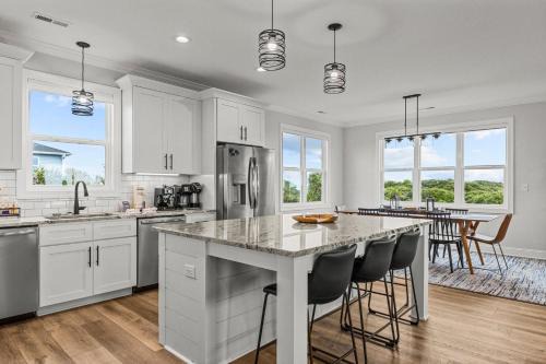 Emerald Isle Casa | Never Lost home