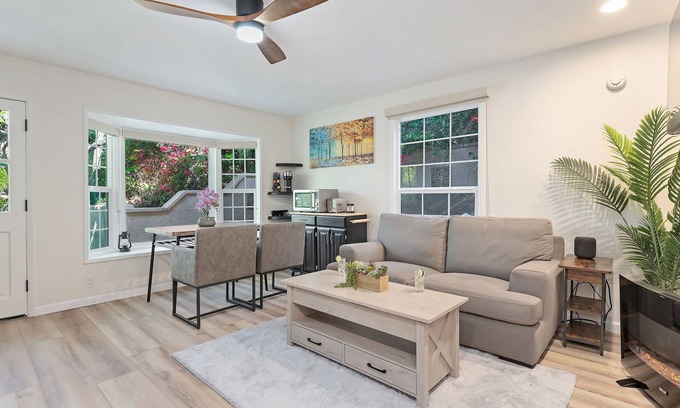 Campanil Casa | NEW 1 BD Sweet Hendry's Hideaway by the Beach – Hope Ranch!