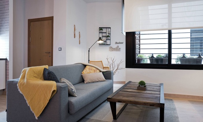 La Merced Apartamento | Nuevo apartamento de 1 dormitorio en el centro de Málaga con aparcamiento y piscina en la azotea